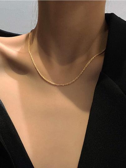 Colar Simples Brilhante Feminino