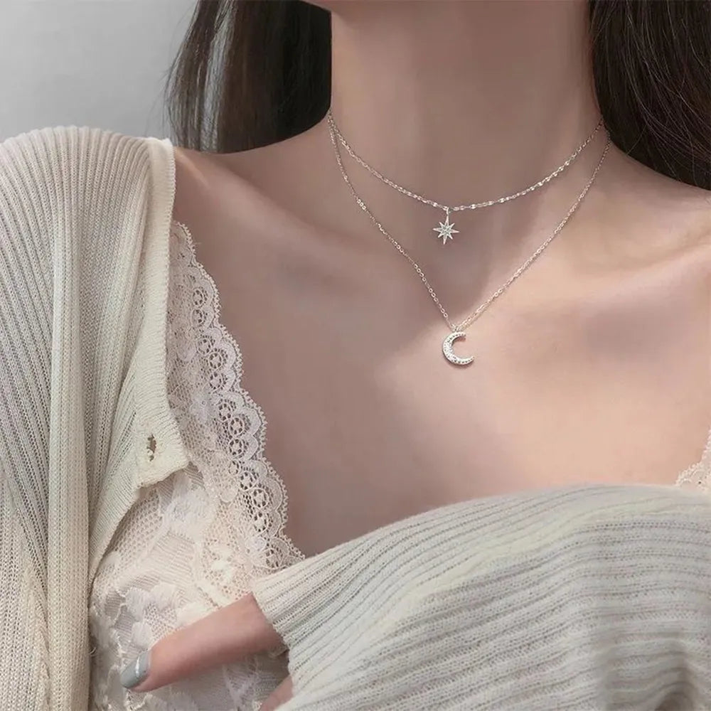 Colar delicado Feminino lua