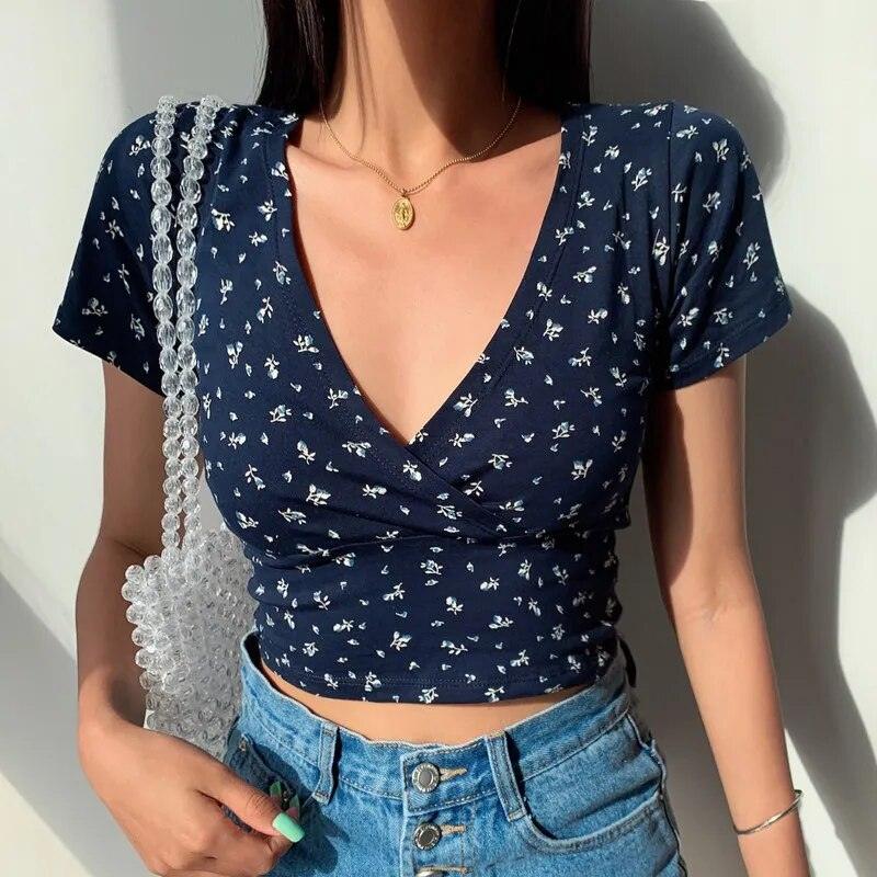 Top Floral Feminino Vintage manga curta e decote em damasco azul escuro