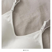 Top Sexy Feminino construído em sutiã branco 