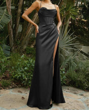 Vestido Elegante de Cetim preto com espartilho