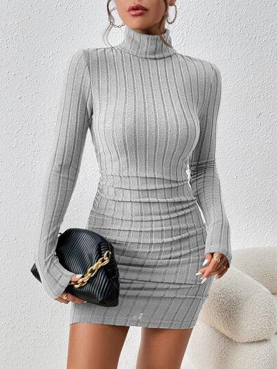Vestido Franzido de gola alta bege claro