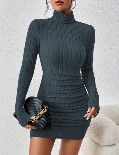 Vestido Franzido de gola alta cinza 