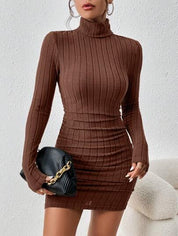 Vestido Franzido de gola alta marrom