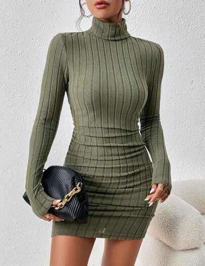 Vestido Franzido de gola alta verde militar