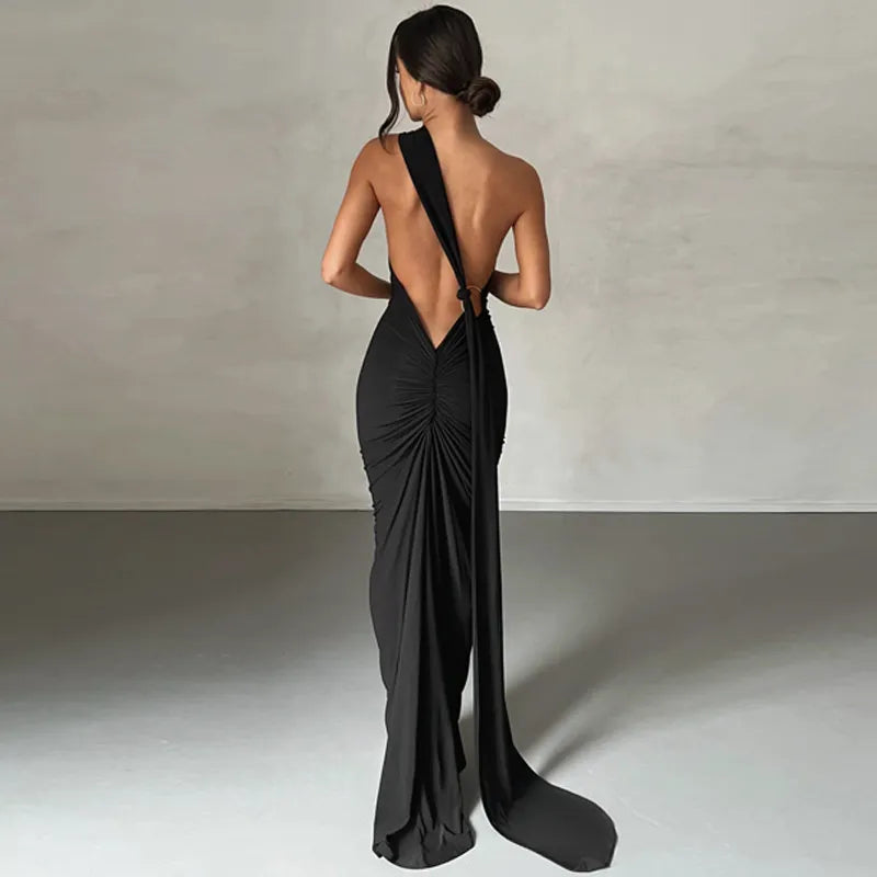 Vestido Longo Franzido preto ombro oblíquo