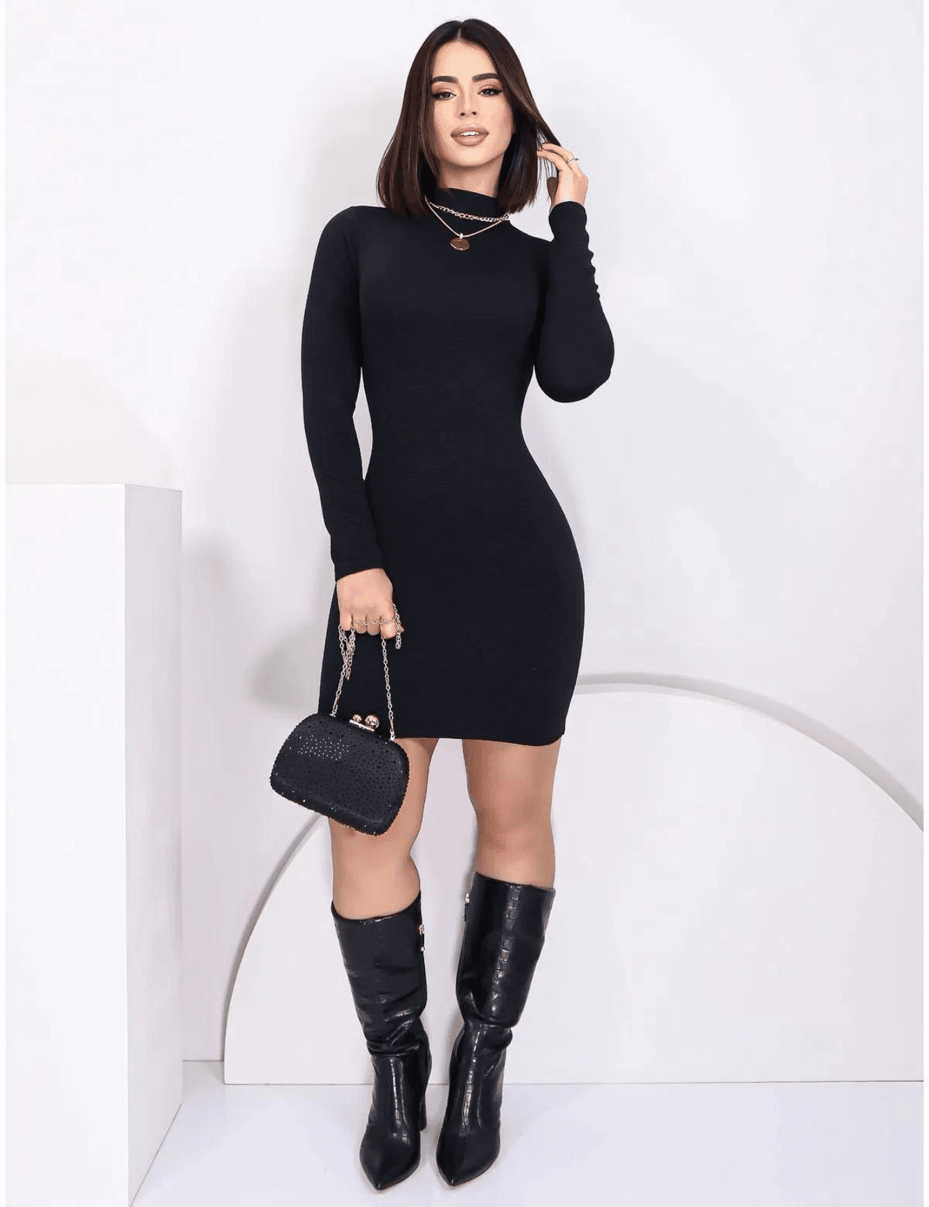 Vestido Tubinho  preto Manga Longa Gola Alta