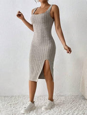Vestido de Verão Com Fenda Na Coxa  cinza claro