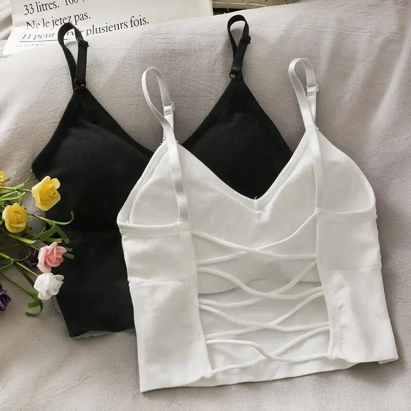 Top Sexy Feminino construído em sutiã branco